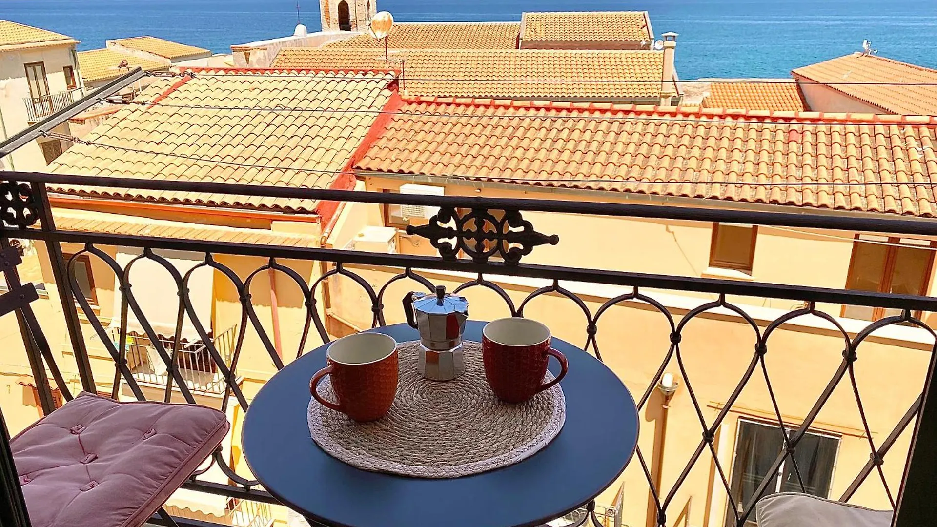 Dolce Estate Cefalu Italy
